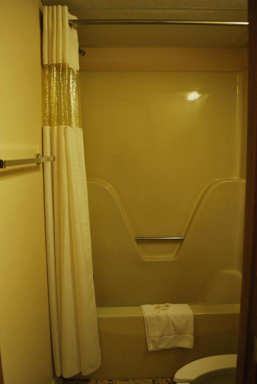 Bama Inn Huntsville Room photo