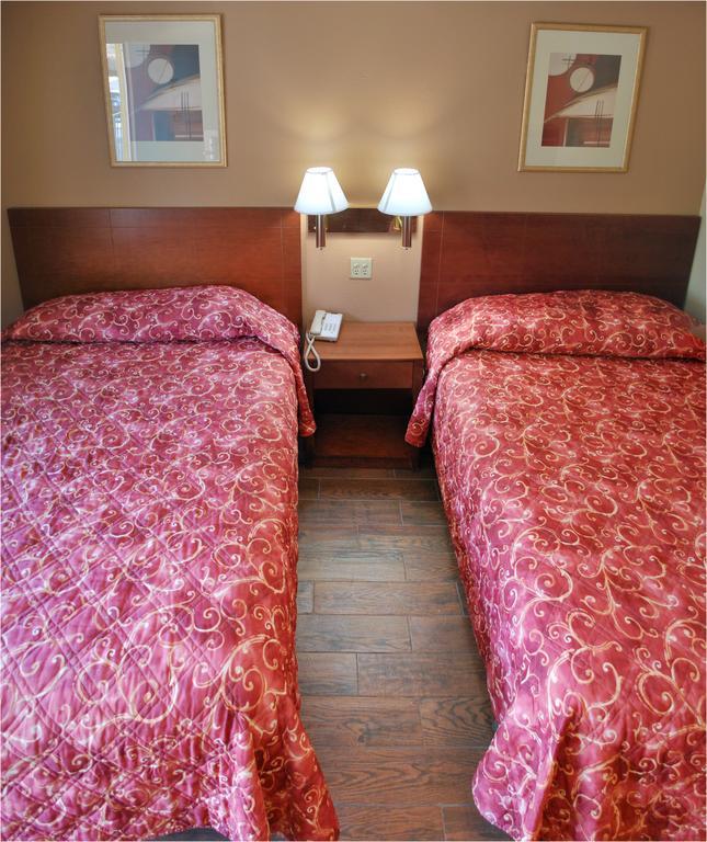 Bama Inn Huntsville Room photo